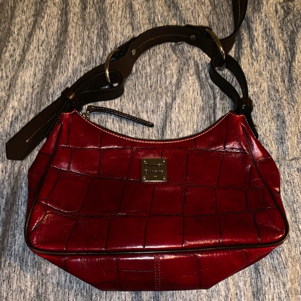 Dooney & Bourke shoulder purse